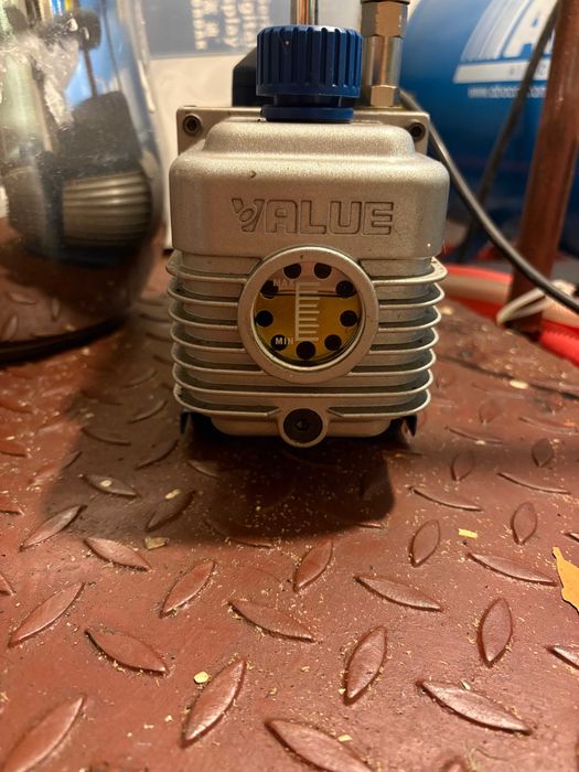 Вакуум помпа едностъпална VALUE