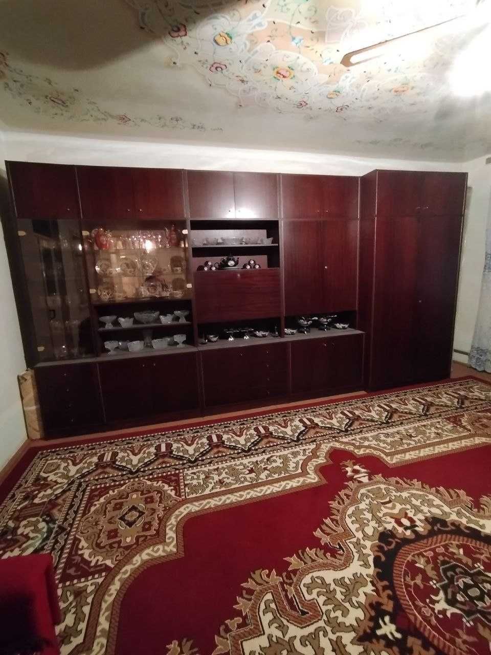 Продается дом, 2-х этажный с мебелью. Ангрен, рядом турбазой Янгиабад