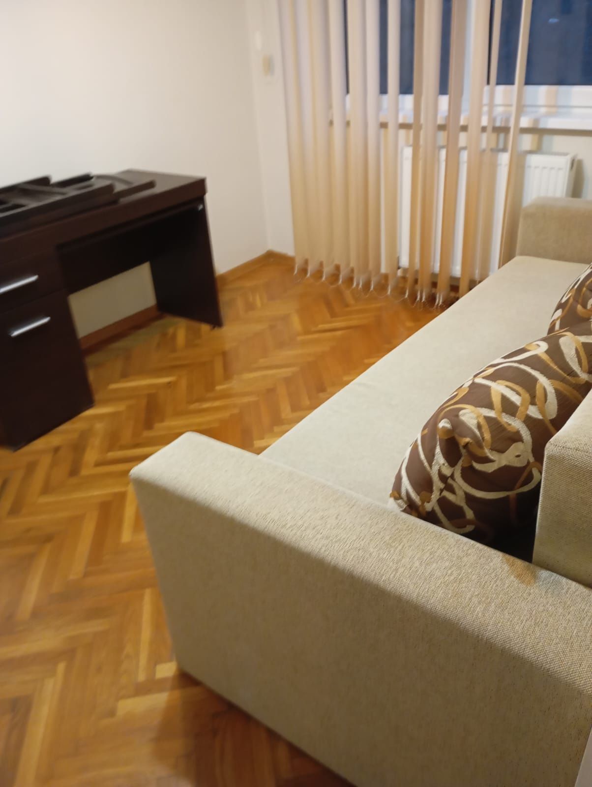 Autentic!Proprietar închiriez ap 3 camere dec etaj 3 cu lift C Sagului