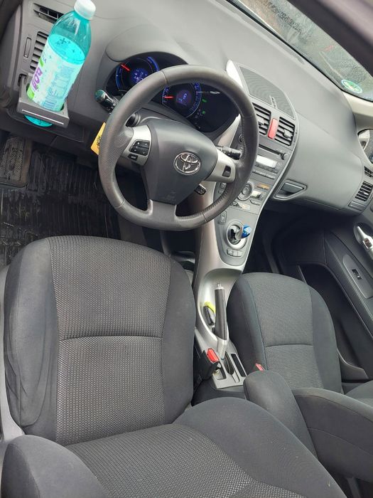 Toyota Auris Hybrid