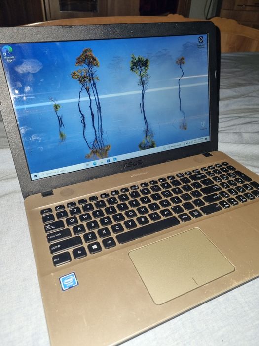 Vand  laptop Asus generatia i1.5