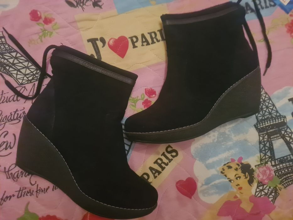 Ботинки 39-40 рр натуральная замша Турция одеты пару раз