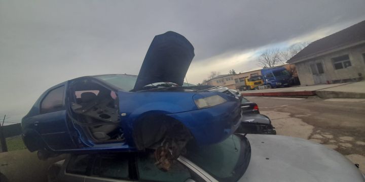 Pompita lichid spalator faruri Dacia Logan prima generatie