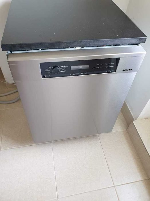 LED Wi-Fi Черно Инокс Miele Auto Open Съдомиялна - Частично Вграждане