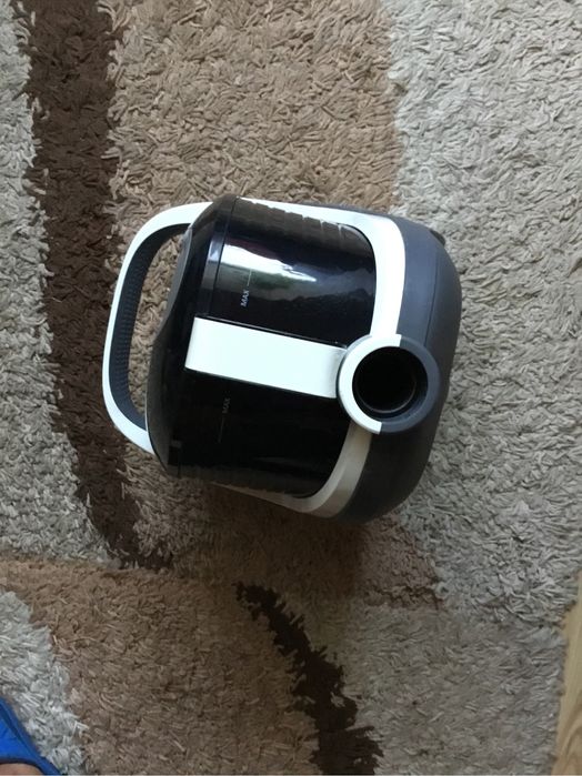 Aspirator fara sac Gorenje cu filtre curate trage fb