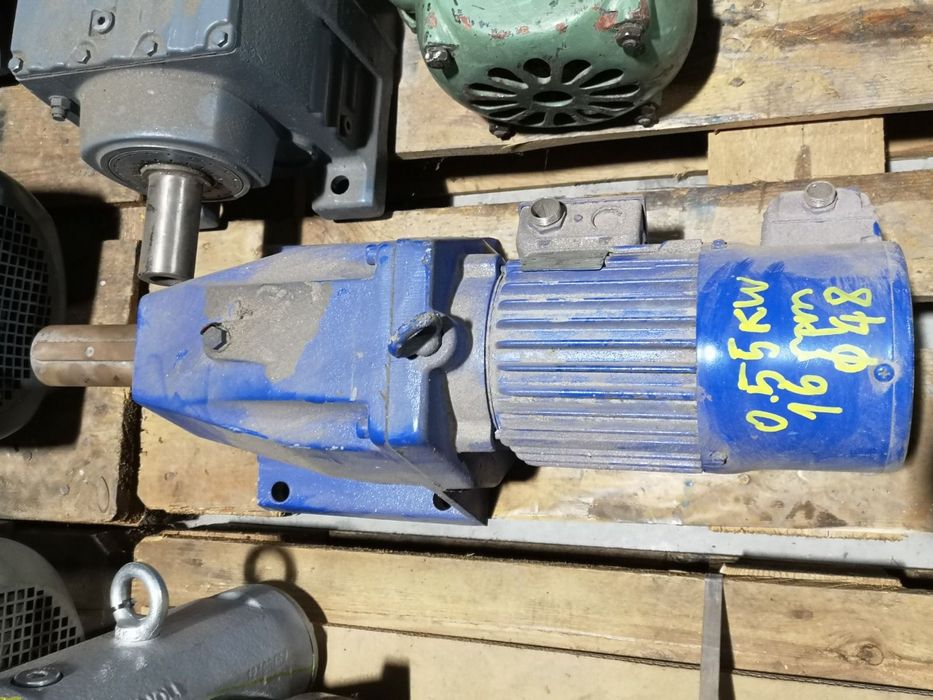 Motor electric trifazat cu reductor, 0.55kW, 16rpm, 380V