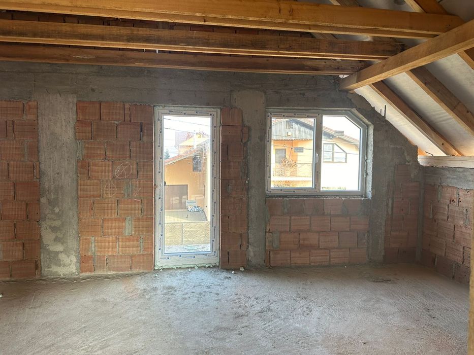 Casa duplex finisat