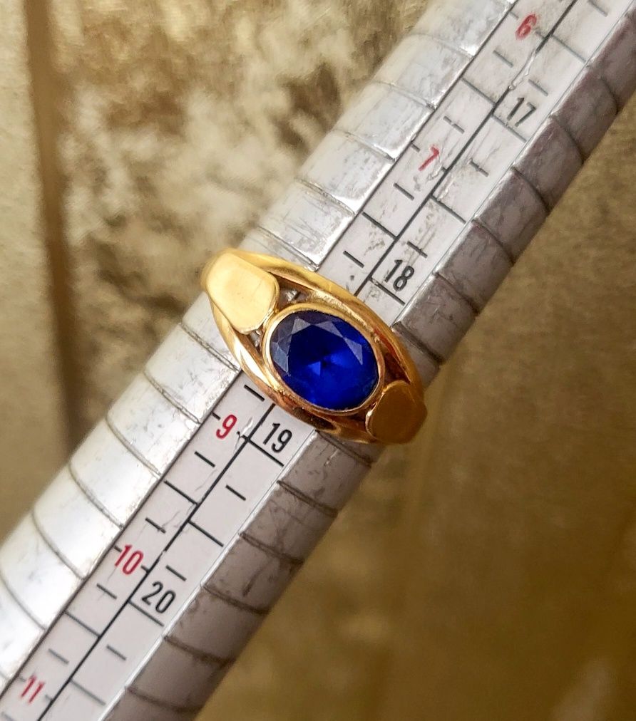 Inel din aur 14K cu safir albastru – mărimea 58, gramaj 3,53 gr