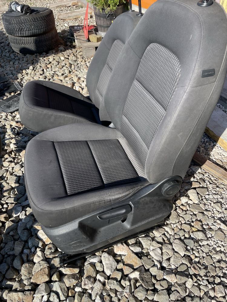 седалки от Audi Q3 8U0