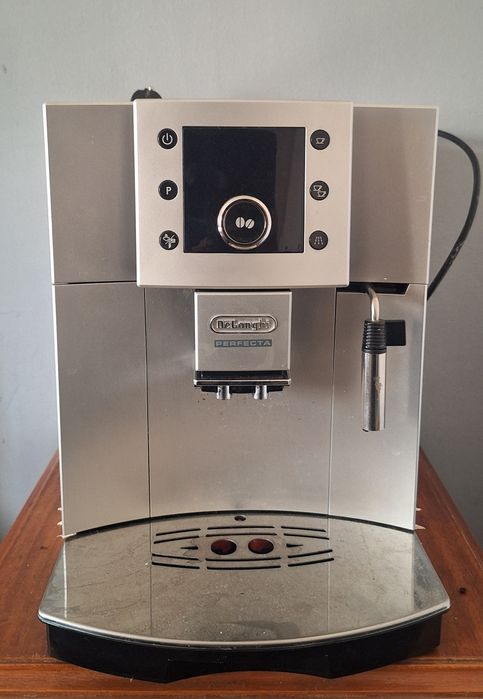 Espressor Delonghi ( ca nou )