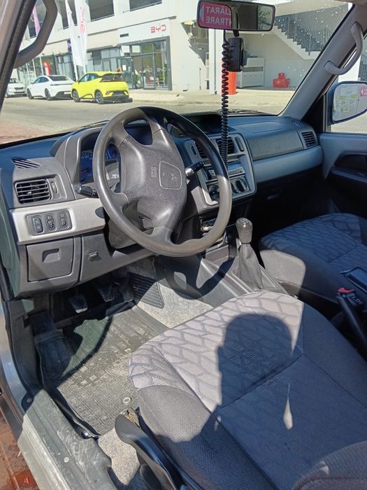 Mitsubishi pajero pinin
