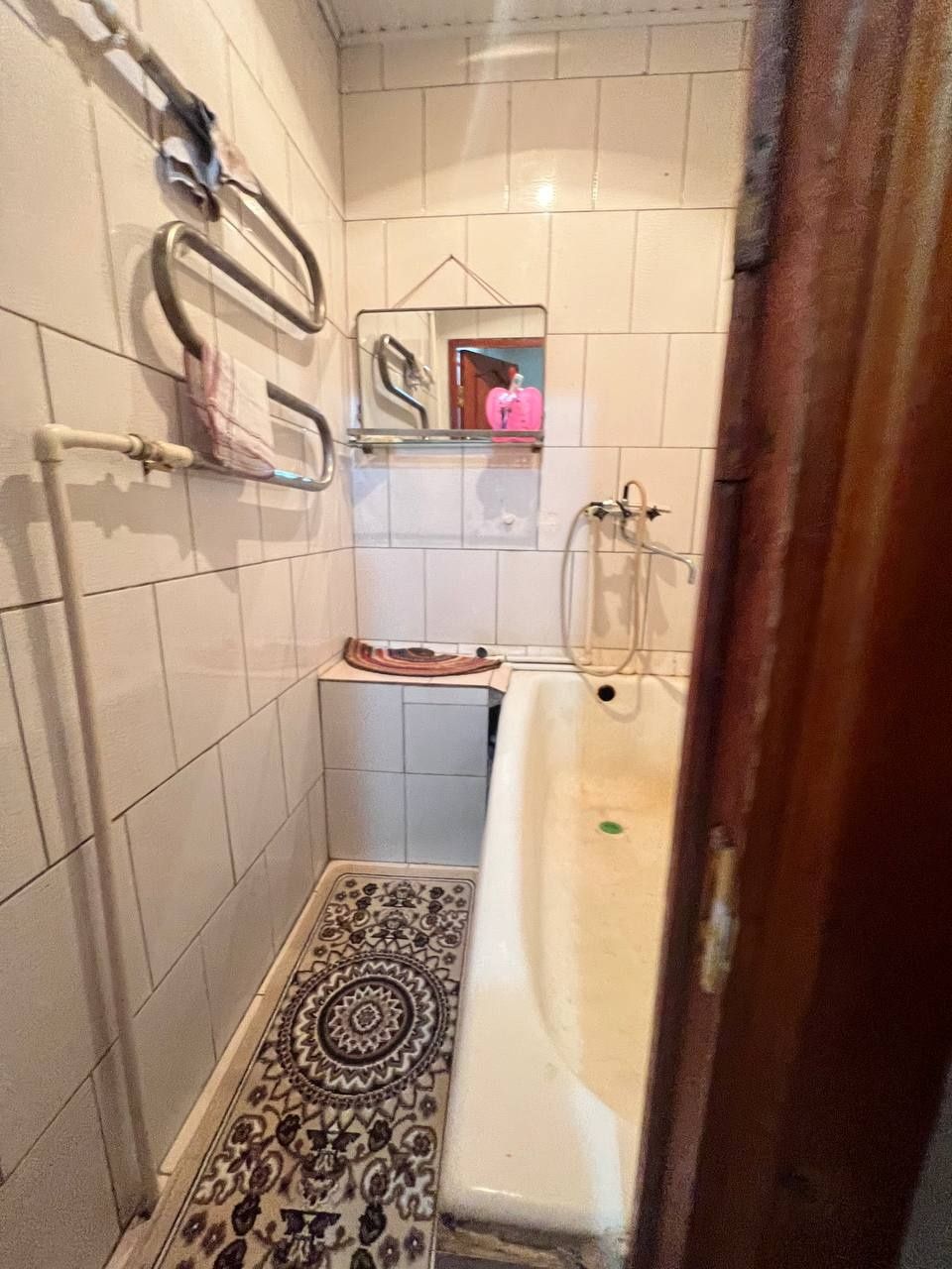 Yangi bozor Gul bozor oldida 3 xona qilingan