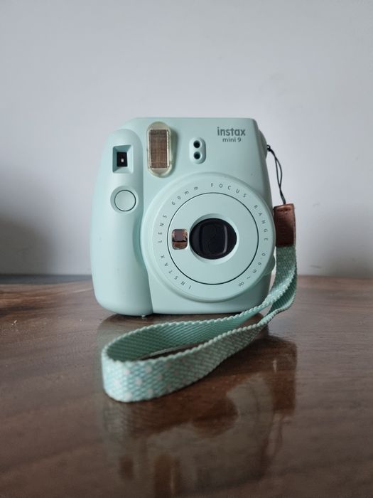 Instax Mini 9 + подарък фотохартия