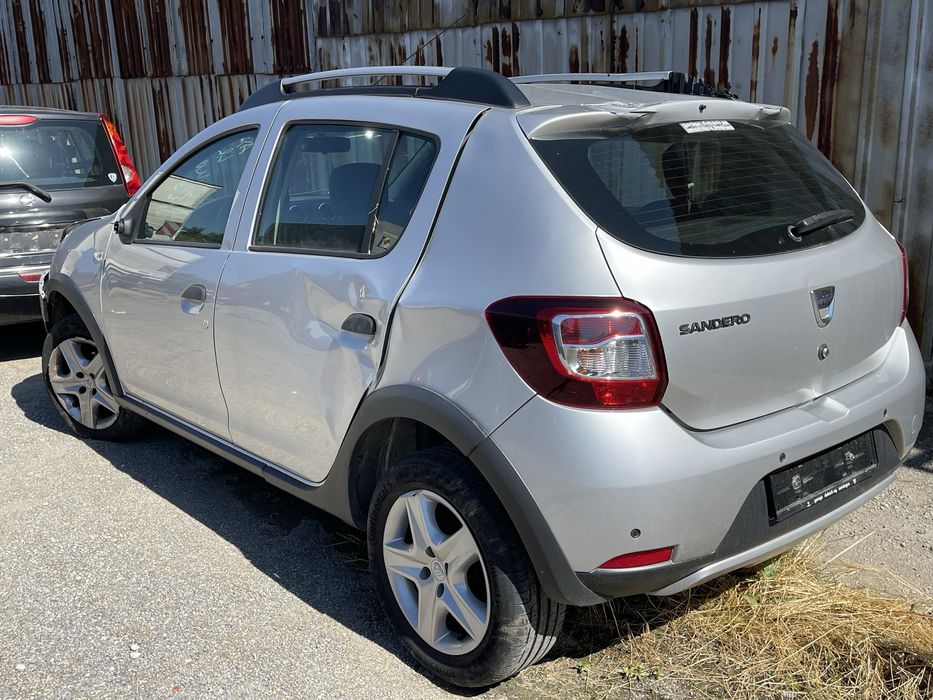 Dacia Sandero Stepway Laureate TCe90 2016 На Части