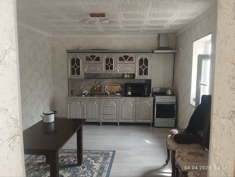 Уй Ховли 8 хонали