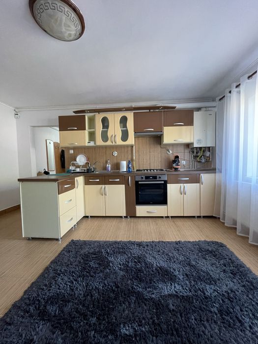 Vand apartament cu 2 camere