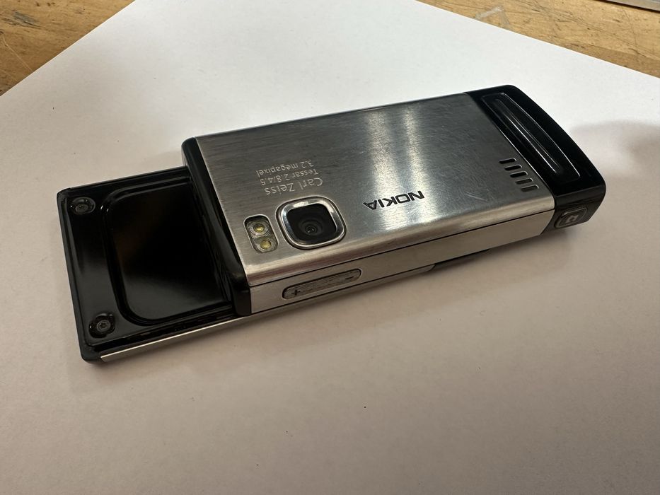 Nokia 6500s slide