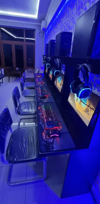 Game Club uchun 10ta igravoy kompyutrlar Sotilad Stol stulari bn