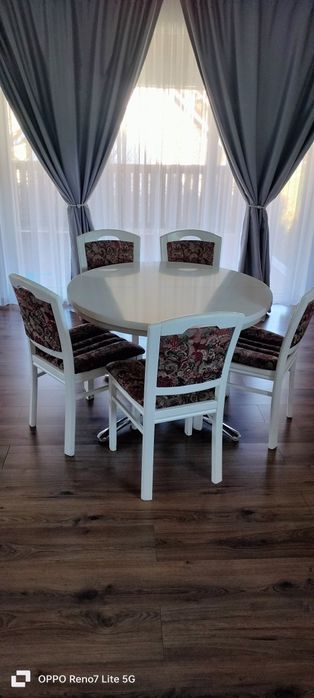 Vând set masa și 5 scaune