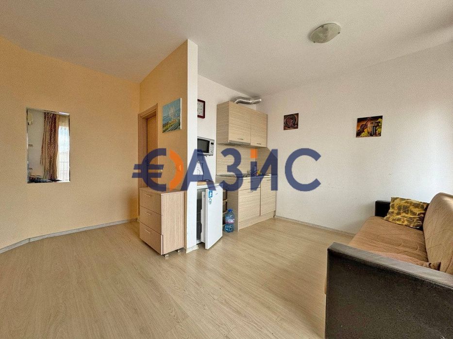 Продава се Двустаен апартамент в к.к. Слънчев бряг - 54 кв.м за 1038 €/кв.м - Снимка #1