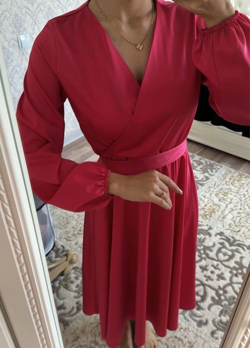 Платье, одевали 1-2 раза