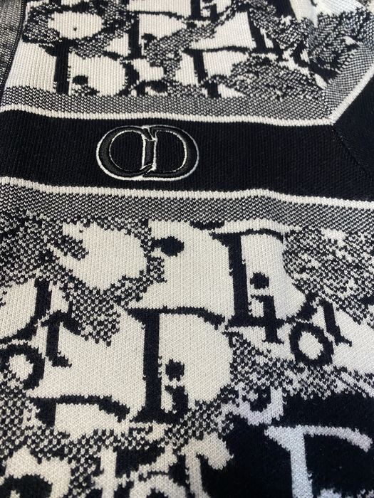 Промо:Dior-Оригинална чисто нова дамска жилетка M размер