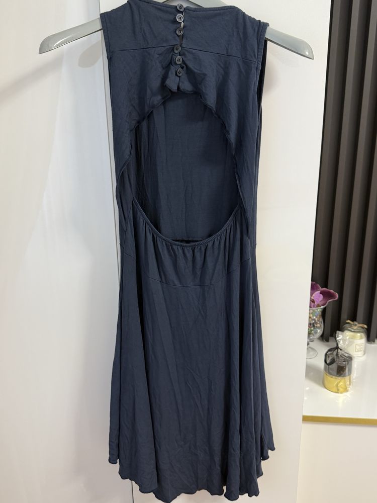 Rochie albastra.  .