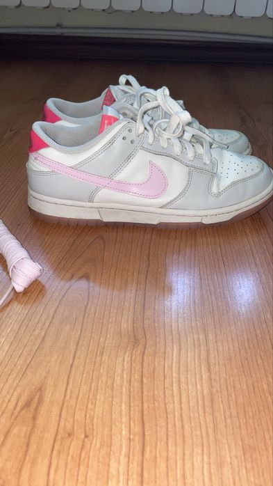 Nike Dunk Low „52” – дамски, розово/сиво, рядък модел, много запазени