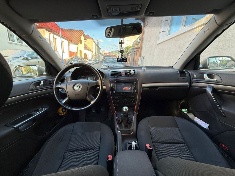 Proprietar, vând Skoda Octavia 2