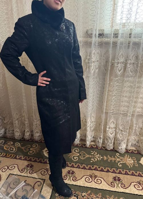 Пальто 250мын етик 250мын