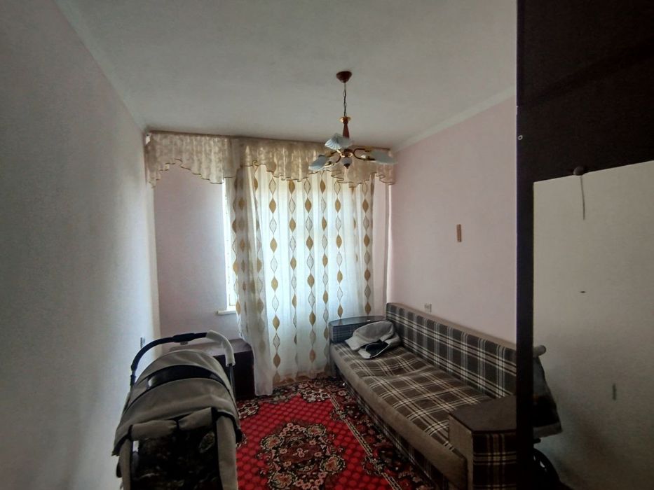 Продоется 2 комнатная квартира в 1 микраройоне кирпичный