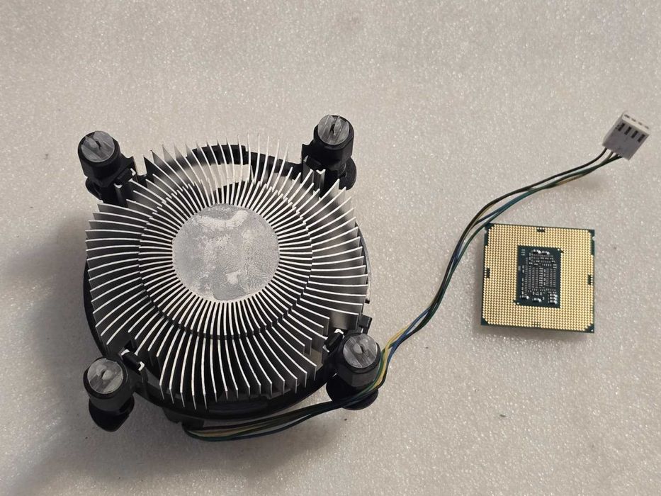 Procesor Intel Core i3-8100 4-Cores 3.60GHz 6MB Cache, Gen. a 8-a, BOX