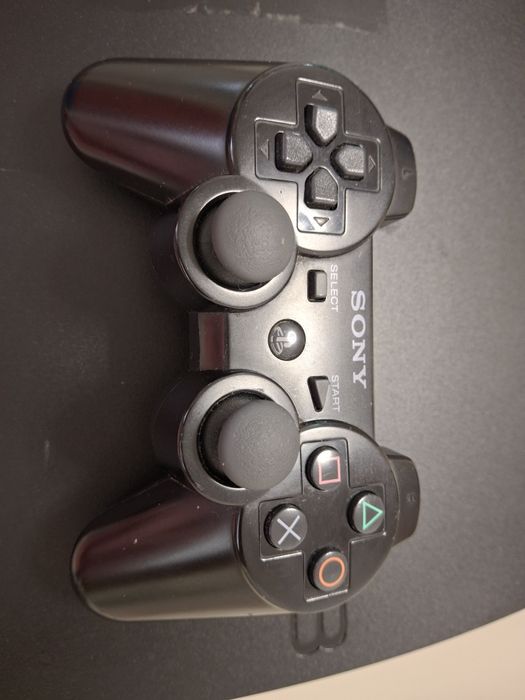 PlayStation 3 + подарък диск