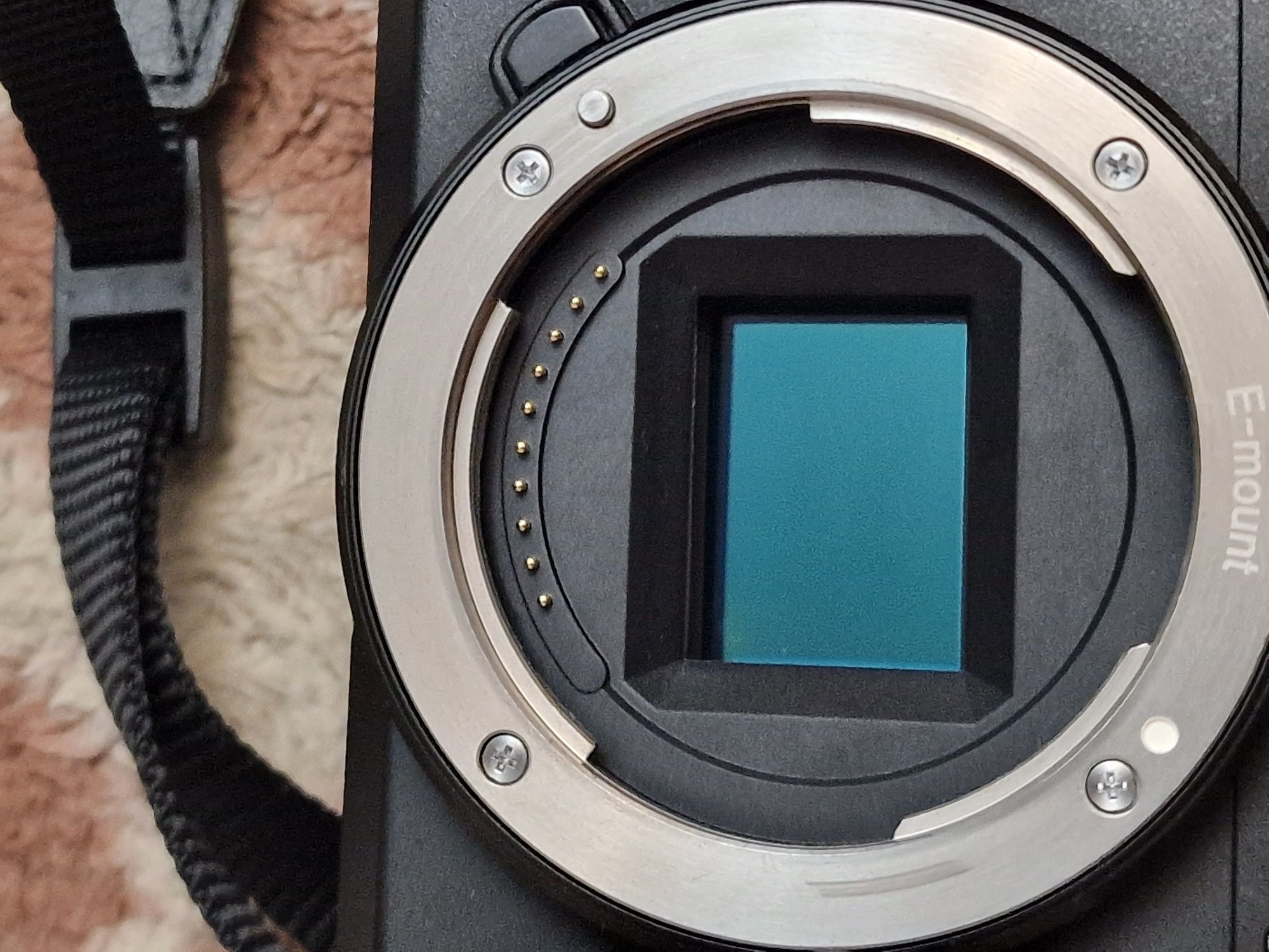 Беззеркальный фотоаппарат Sony A6300 и Китовый объектив