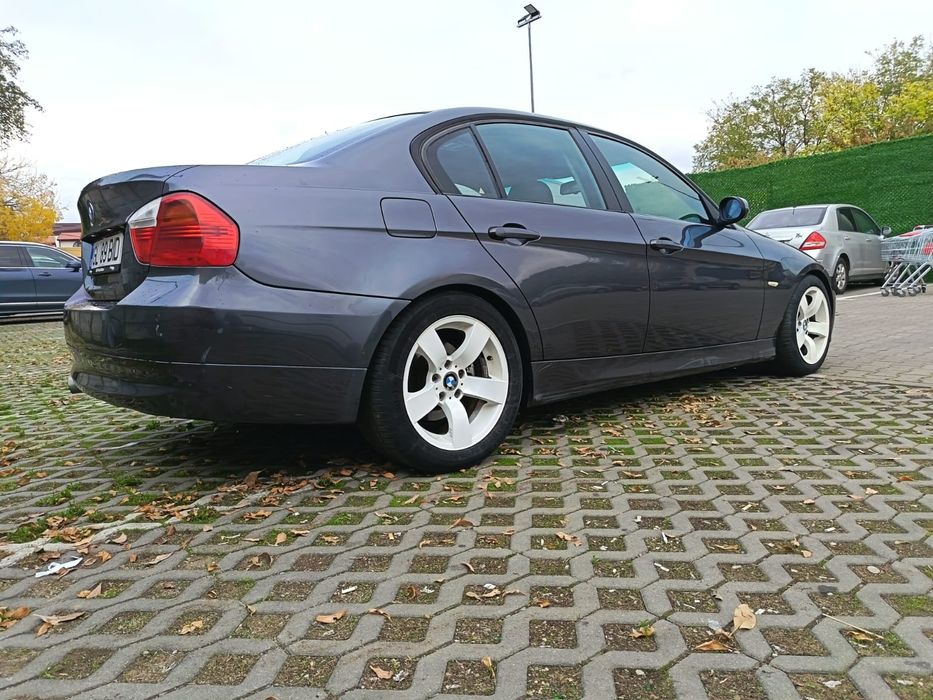 Bmw E90 2.0d 2008 xenon recaro navi PREȚ MIC!!!