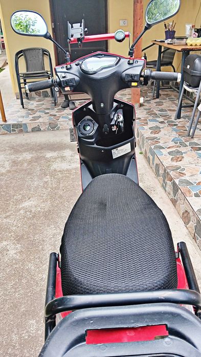 Scuter electric VSX (25Km/h)-VOLTA ,fara permis, in garantie,48V/20Ah