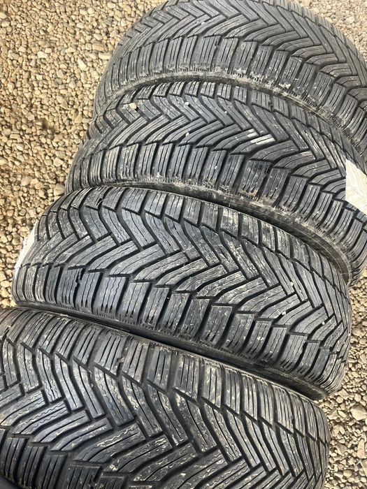 215/55 r17 de iarna 4 buc f bune MICHELIN