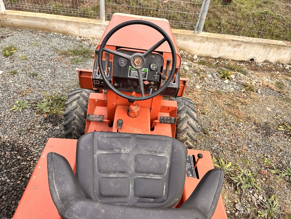 Trencher DitchWitch 2200