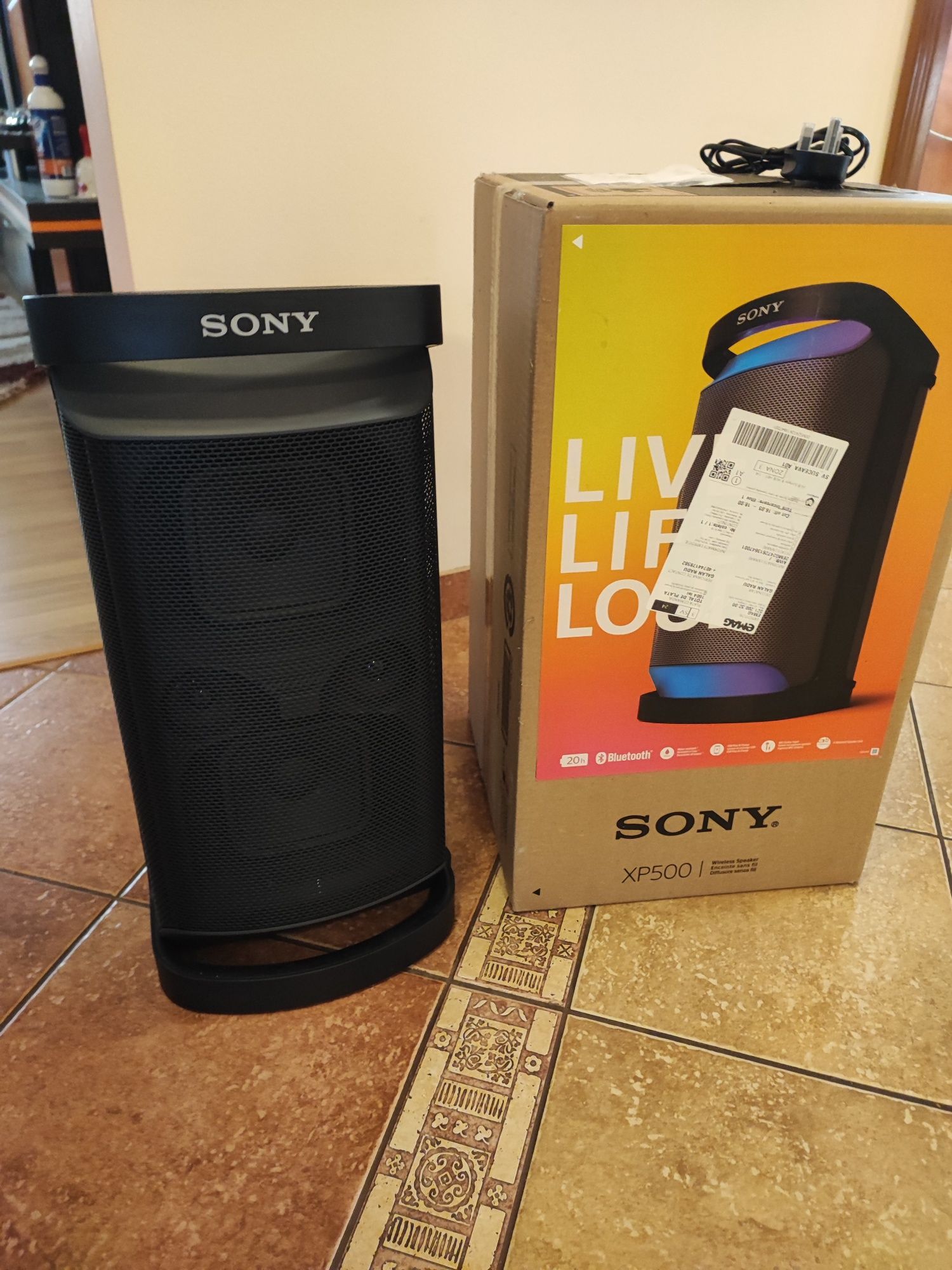 Vând boxă portabilă SONY XP500