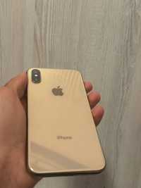 Iphone xs gold.