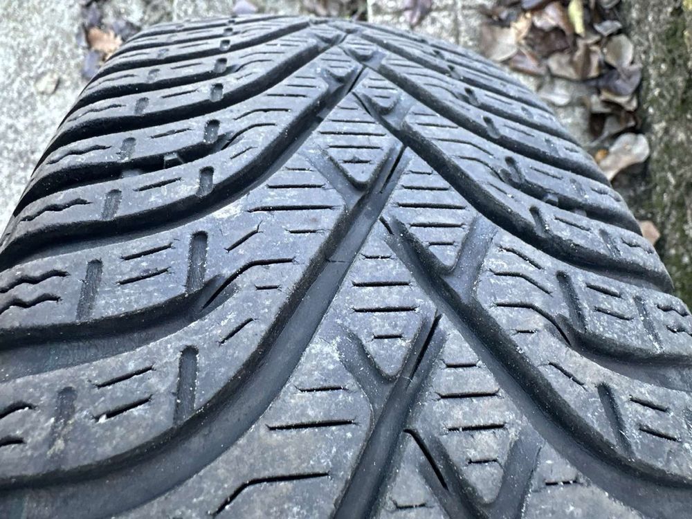 Продавам зимни гуми BFGoodrich 175/65/15 4бр.