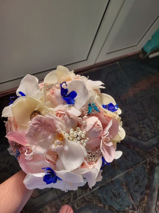 Flori de hartie, cu ornamente