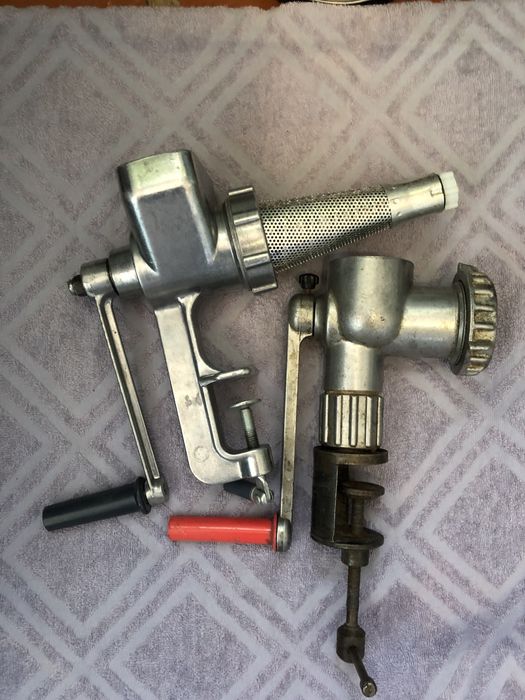 Продам мясорубку в отличнм состояний