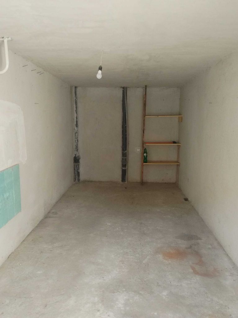Дава се под наем Гараж / Паркомясто в Пловдив, Център - 18 кв.м за 76.5 € - Снимка #1