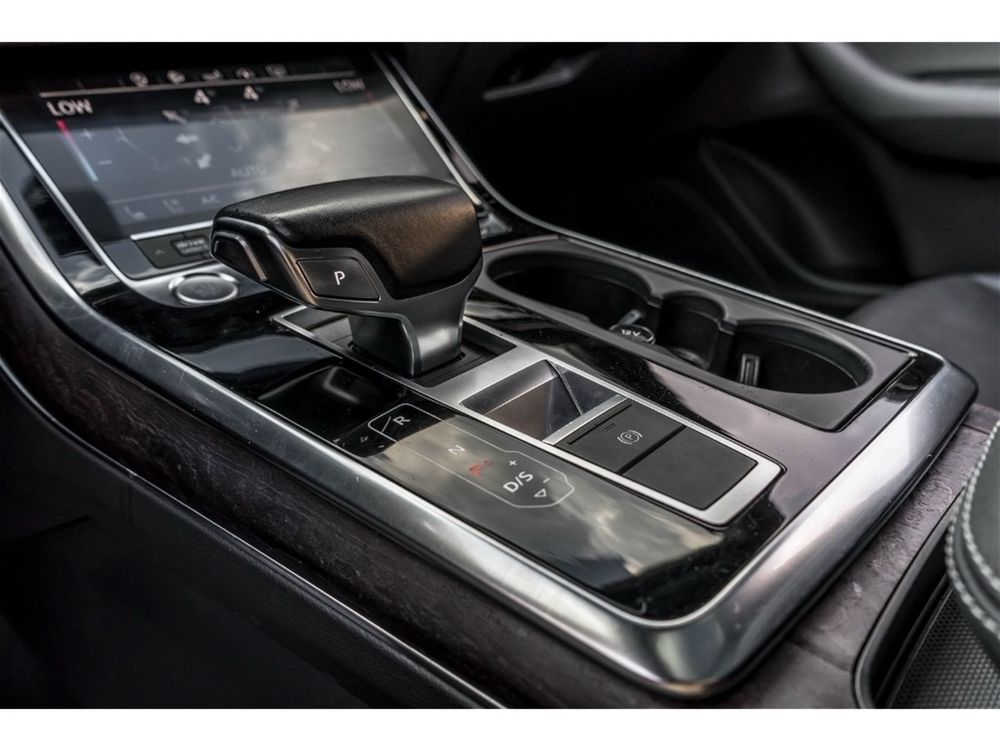 AUDI Q8 S-LINE нов внос