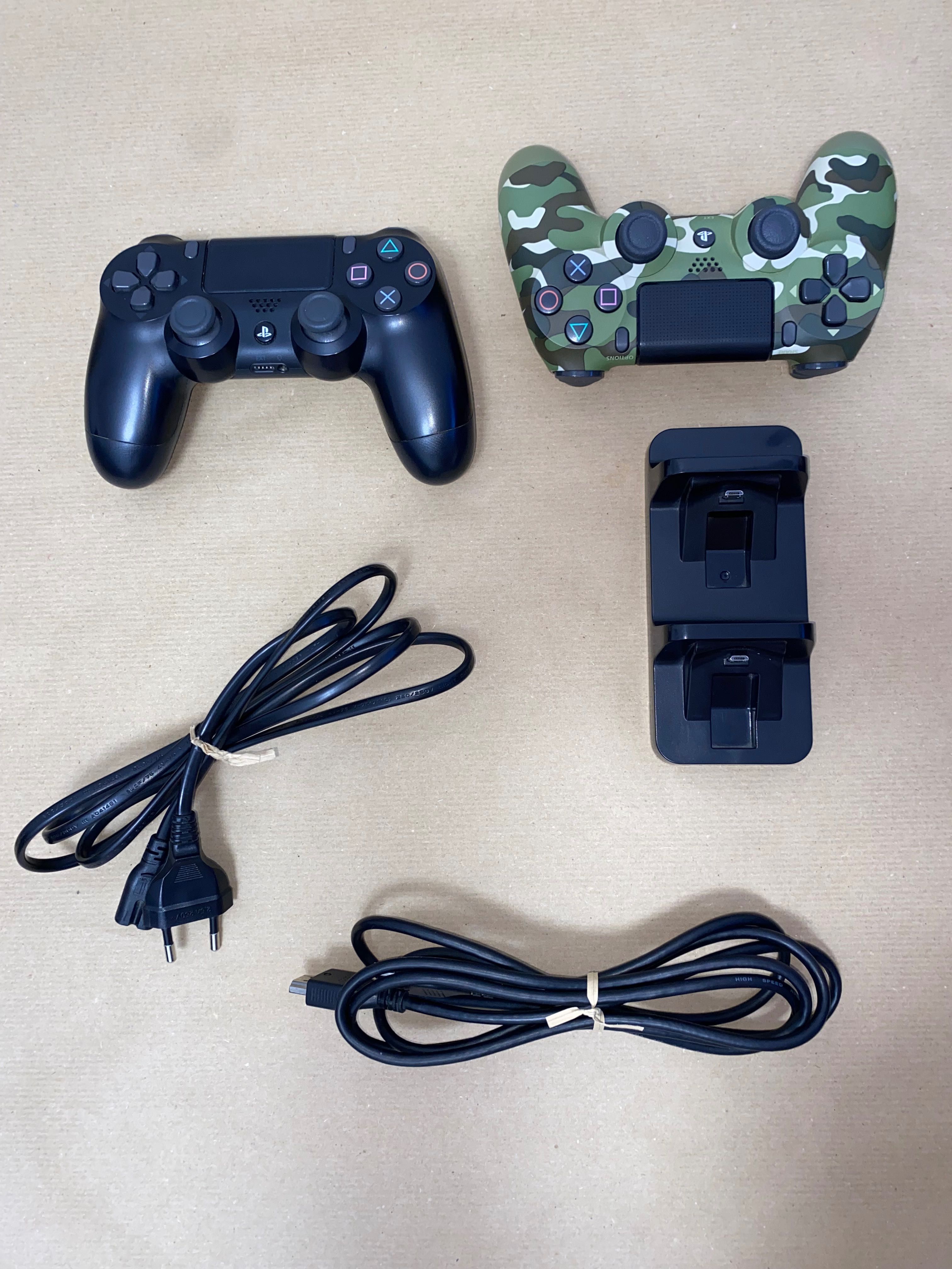 PS4 slim cu 2 controller