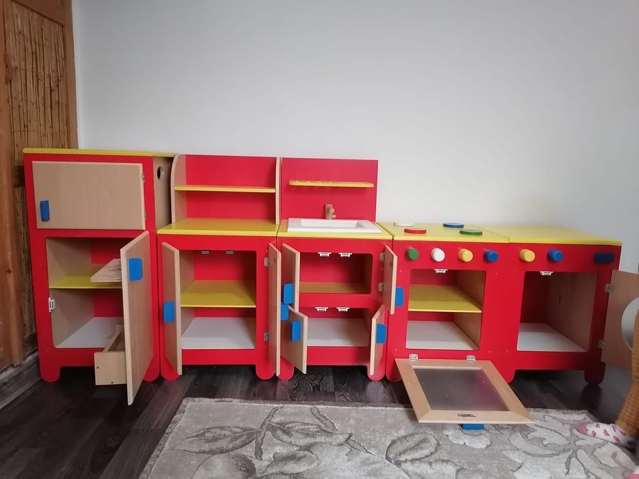 Vand bucatarie de jucarie pentru copii ,completa,din lemn masivb, NOUA