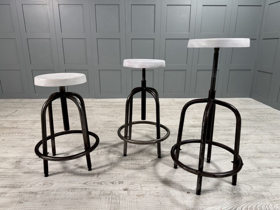 Индустриални бар столове на винт У010