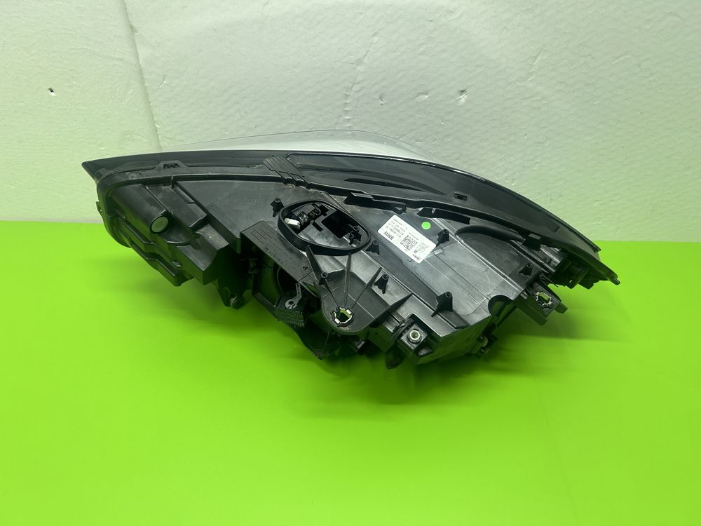 Far faruri bmw F40 seria 1 full led 2020-2023 dreapta