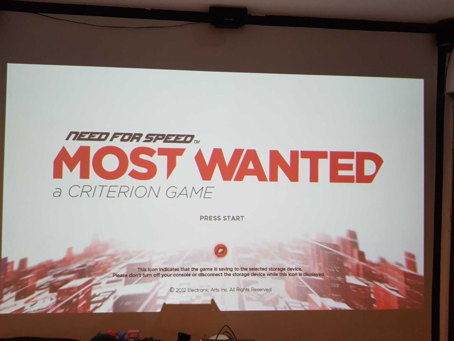 XBOX360 consola XBOX 360 slim + 1 joc Need for Speed Most Wanted